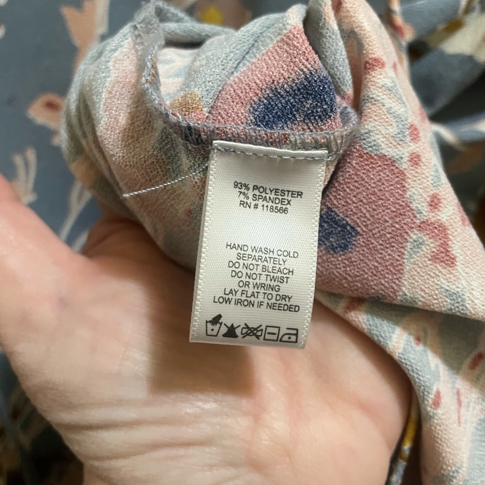 Floral Print Hillary Scott Women's Top 1X - Picture 8 of 8